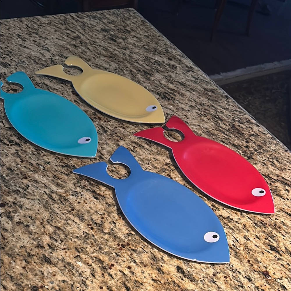 Stylized Red and Blue Fish Decor Accessories